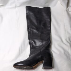 Black Leather Knee-High RIGHT Boot ONLY.
